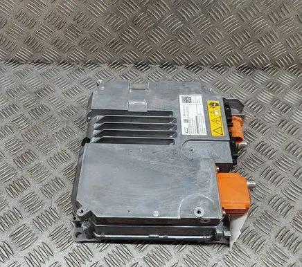 Voltage converter inverter