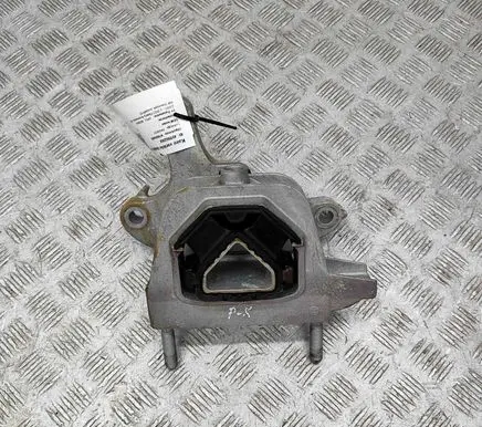 Opel Mokka B Engine mount bracket 9826551380