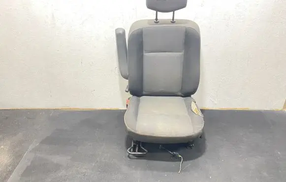 Nissan NV400 Front driver seat 870500470R G1428900991 650140322