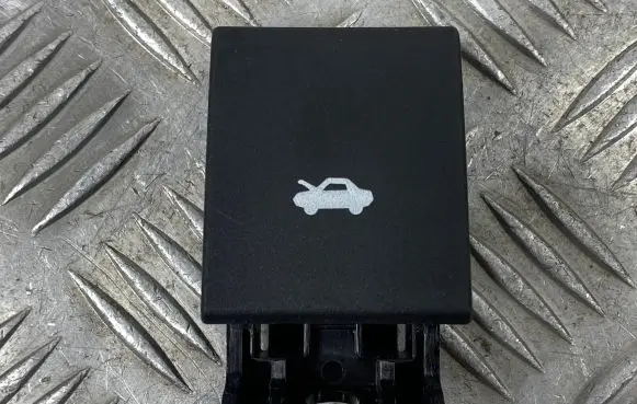 Jeep Grand Cherokee WL Engine bonnet (hood) release handle