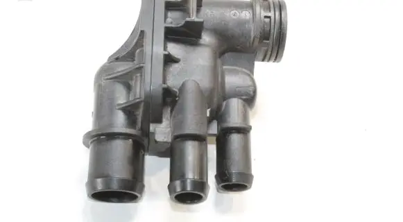 Ford Fusion Thermostat housing DS7G9K478DB