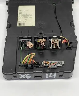 Renault Megane II Comfort/convenience module 8200305576