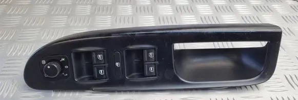Volkswagen PASSAT B6 Front door interior handle trim 3C1867171B 1K4959857B 37SKV602