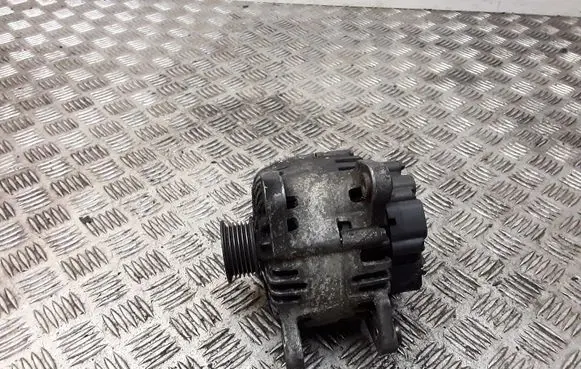Volkswagen Polo IV 9N3 Generator/alternator 03C903023G