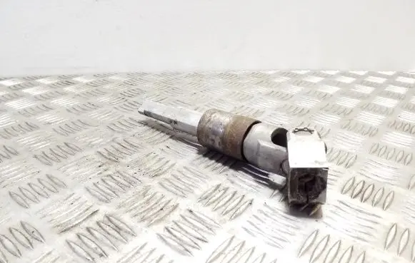 Volvo V70 Steering column universal joint