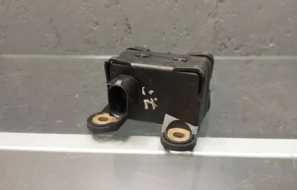 Mercedes-Benz C W203 ESP acceleration yaw rate sensor A0035429818 807672307K 3U76F2307K