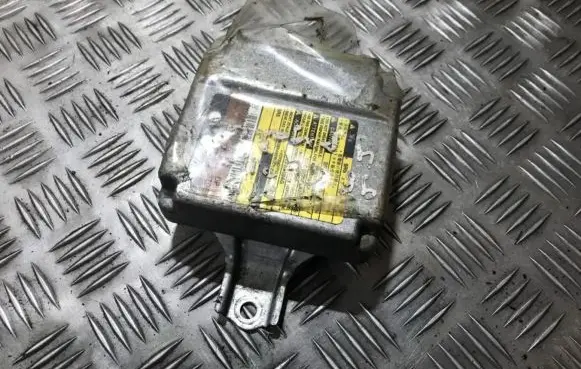 Toyota Avensis T220 Airbag control unit/module 8917005030 89170-05030