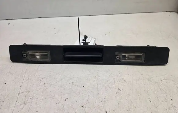 Volvo V70 Trunk door license plate light bar 9203101