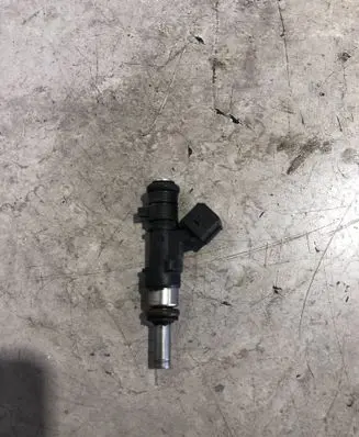 Maserati GranTurismo Fuel injector 0280158124
