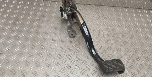 Toyota Prius (XW50) Brake pedal 8951047040