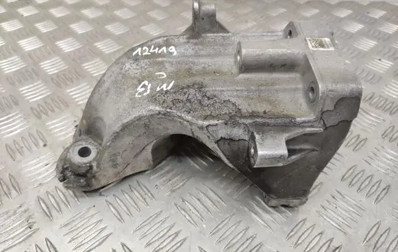 Mercedes-Benz C W204 Engine mounting bracket A6512230004