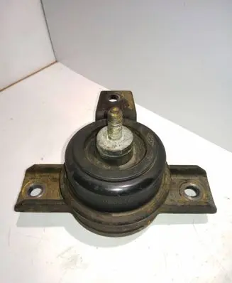 Hyundai Santa Fe Engine mount bracket 21822B500