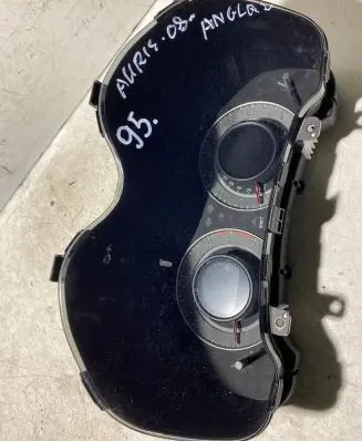 Toyota Auris 150 Speedometer (instrument cluster) 3164380