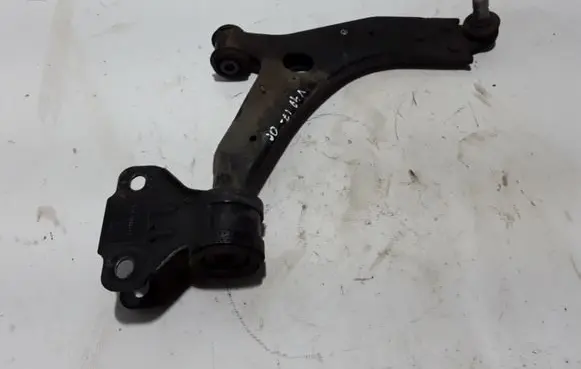 Volvo V40 Front lower control arm/wishbone 31340231