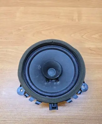 Volvo XC70 Front door speaker 30657444 08W14