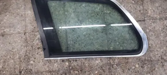 Volvo XC90 Rear side window