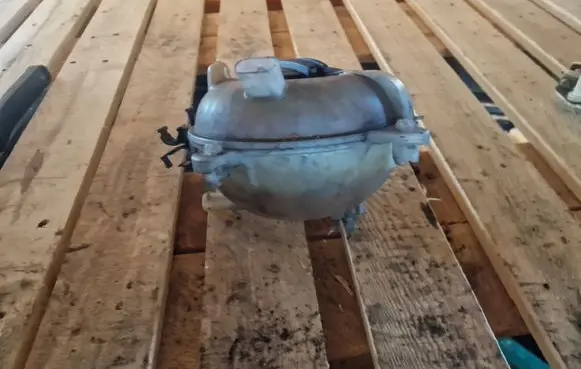 Volkswagen Touran III Coolant expansion tank/reservoir