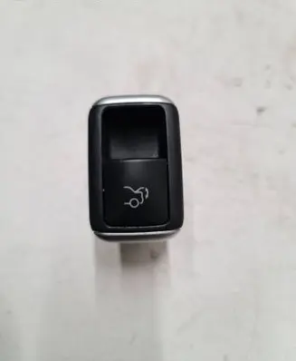 Mercedes-Benz E W212 Tailgate/boot open switch button A2129059300 10075083