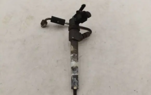 Opel Insignia A Fuel injector 0445110327