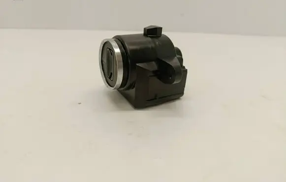 Volkswagen Touareg II Ignition lock 7P6905843C