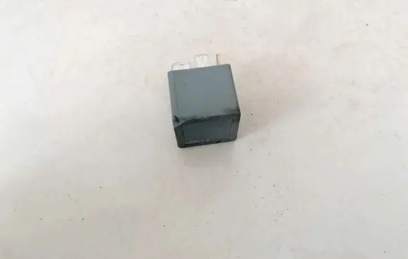 Ford Mondeo Mk III Other relay 5m5t14b192ea v23136-j4-x62