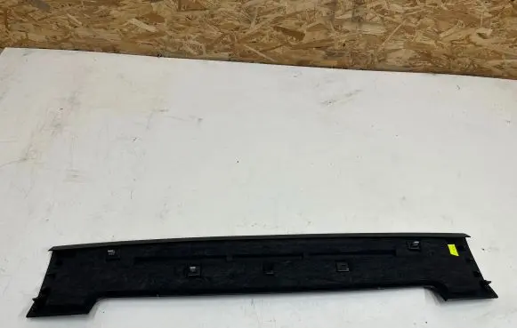 Porsche Cayenne (9Y0 9Y3) Tailgate trim 9Y3867606A