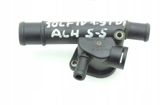 Volkswagen Golf IV Engine coolant pipe/hose 038121133