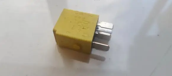 Mercedes-Benz CLK A209 C209 Other relay 4RD00781402 4RD007814-02