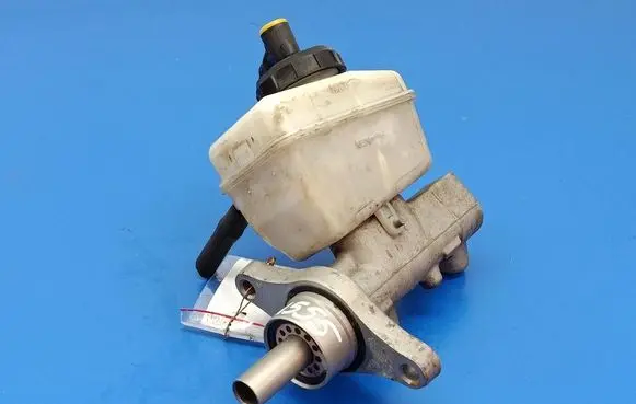 Dacia Logan I Master brake cylinder
