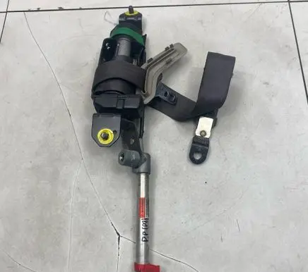Volvo V70 Front seatbelt