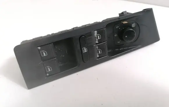 Volkswagen PASSAT B7 Electric window control switch 3AA868348D