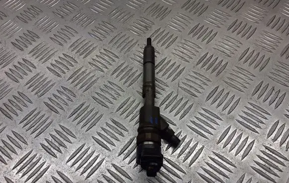 Toyota Corolla E140 E150 Fuel injectors set 23670-33040