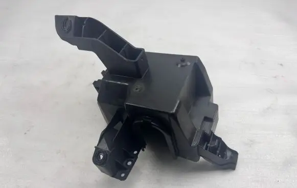 Mercedes-Benz GL X166 Fuse box cover A1665400224