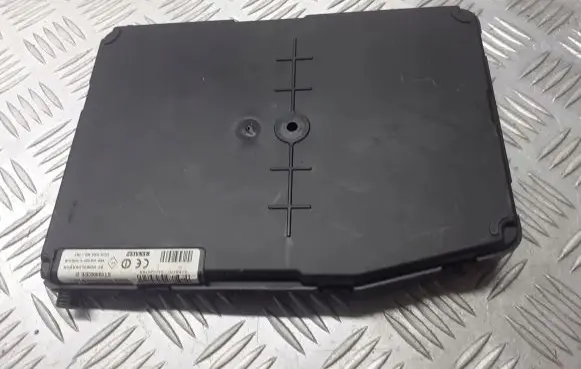 Renault Scenic II - Grand scenic II Fuse box cover 8200309691