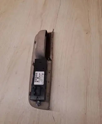 Volkswagen PASSAT B5 Electric window control switch 1J4959857 F005S00011