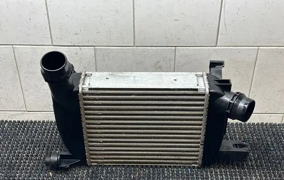 Renault Clio IV Intercooler radiator 144967318R