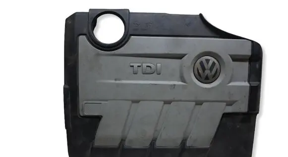 Volkswagen PASSAT B6 Engine cover (trim) 03L103925AM