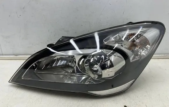 KIA Ceed Headlight/headlamp 921011H