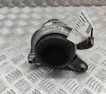 Mercedes-Benz C W205 Engine mount bracket A2132400500