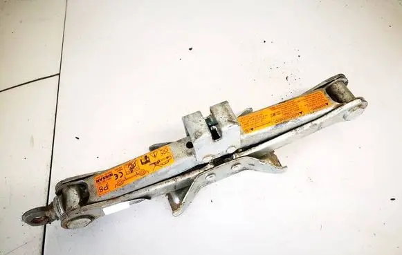 Nissan Tiida C11 Lift Jack 99550el06c