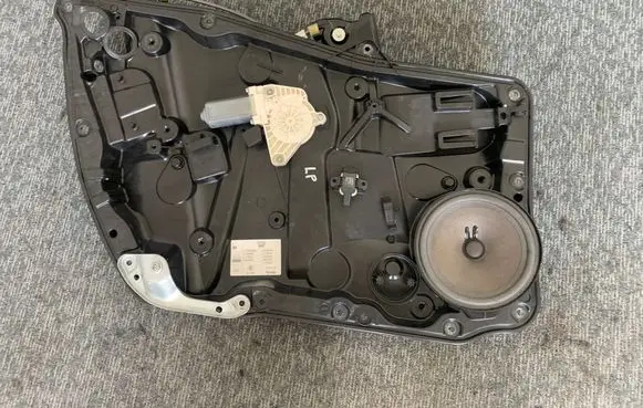 Mercedes-Benz CLA C117 X117 W117 Front window lifting mechanism without motor A1177230114 A1237660022 A2047601534