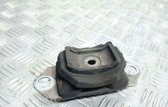Nissan Qashqai Engine mount bracket 8200395661