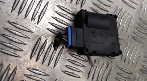 Audi A6 S6 C6 4F A/C air flow flap actuator/motor 0132801369