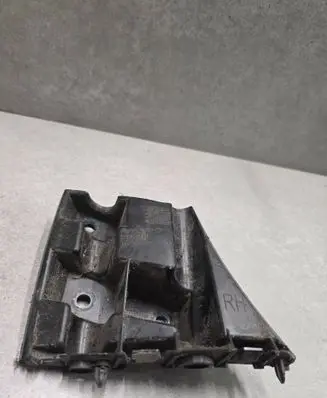 Volvo V40 Front bumper mounting bracket 31425111