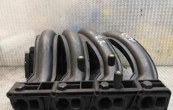 Mercedes-Benz C W203 Intake manifold 6110902337
