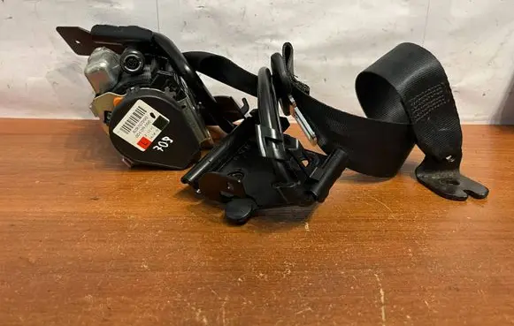 Ford Ranger Rear seatbelt 628707200