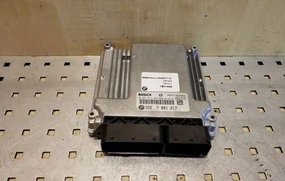 BMW X3 E83 Engine control unit/module 7801217 0281013052