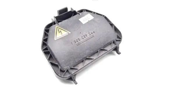 BMW 6 E63 E64 Headlight/headlamp dust cover 1305239244