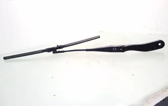 Volvo V50 Front wiper blade arm 30698249