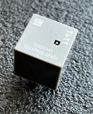 Chevrolet Volt I Other relay 13306941 1310B78